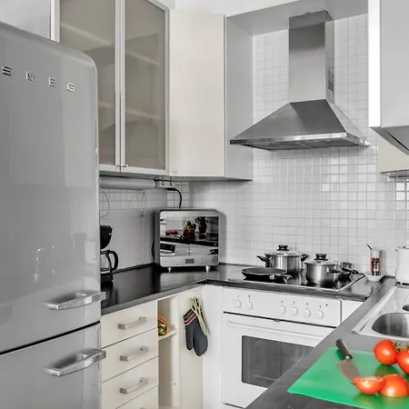 Nordic Top-floor Kamppi Square 100m Tram And Bus Apartment Helsinki
